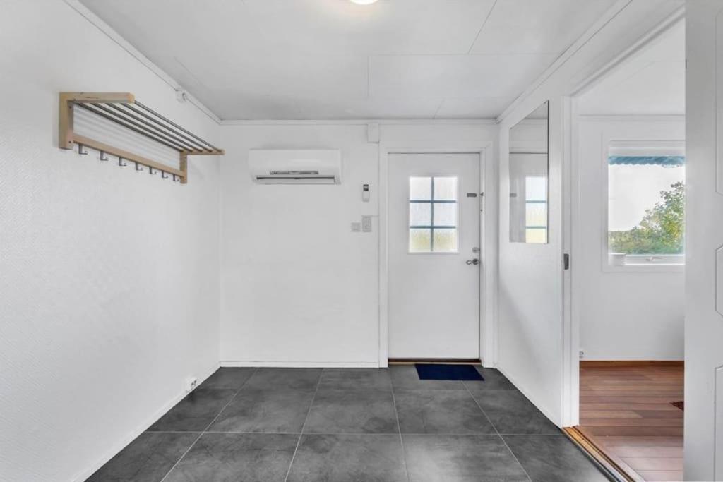 Romslig Og Fin Leilighet 17 Min Til Kristiansand Centrum Nodeland Exterior foto