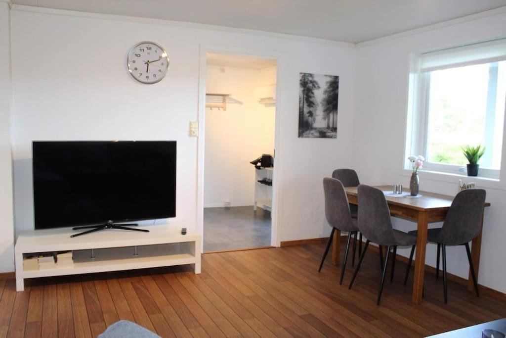 Romslig Og Fin Leilighet 17 Min Til Kristiansand Centrum Nodeland Exterior foto